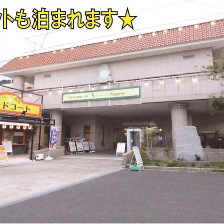 Hotel Swan Lake Nagara Nagara  Buitenkant foto