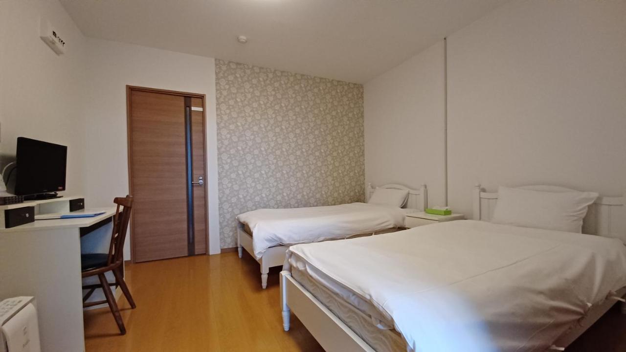 Hotel Swan Lake Nagara Nagara  Buitenkant foto